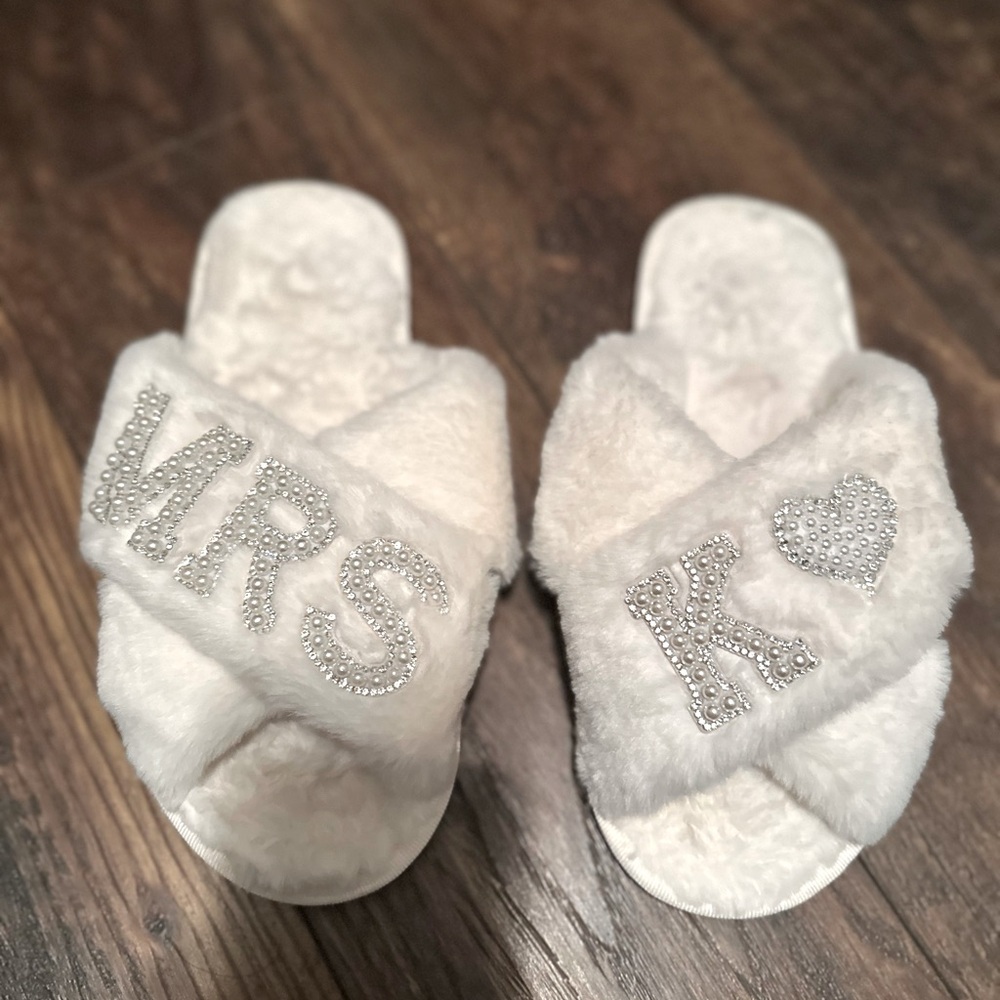 “MRS. K” white fuzzy slippers - women’s size 8